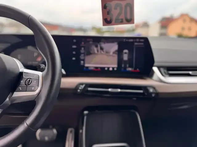 BMW 218