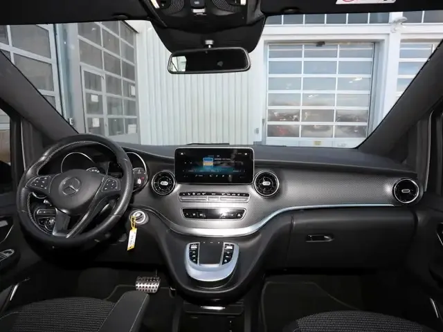 Mercedes-Benz V 250