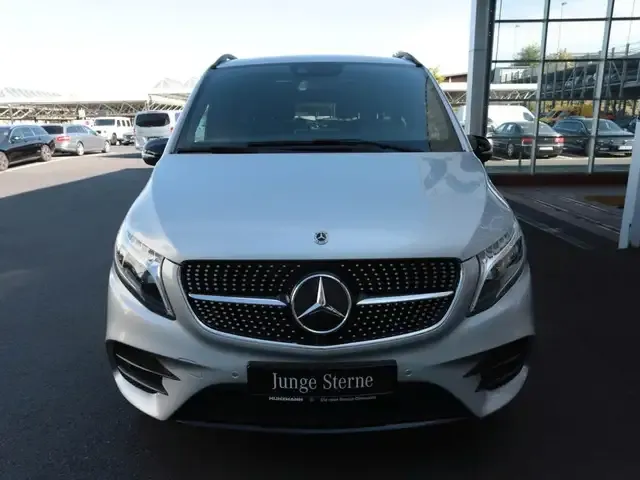 Mercedes-Benz V 250