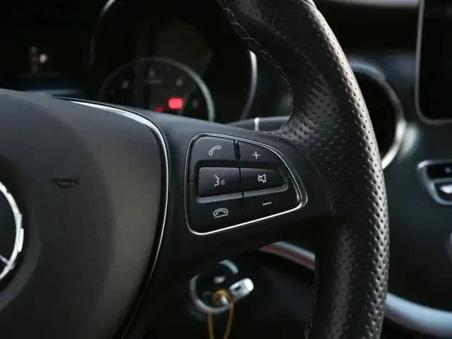 Mercedes-Benz V 250