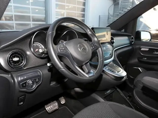 Mercedes-Benz V 250