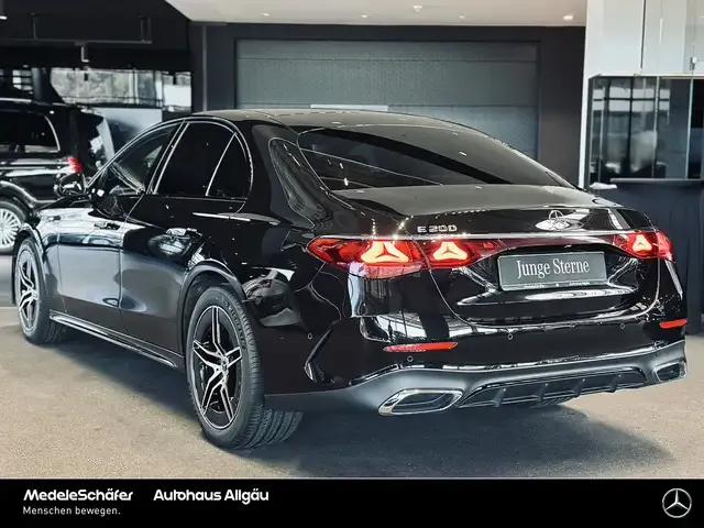 Mercedes-Benz E 200
