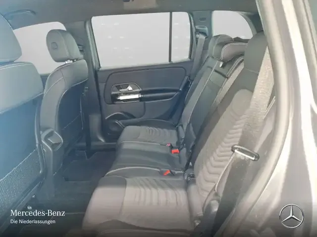 Mercedes-Benz GLB 180