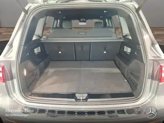Mercedes-Benz GLB 180