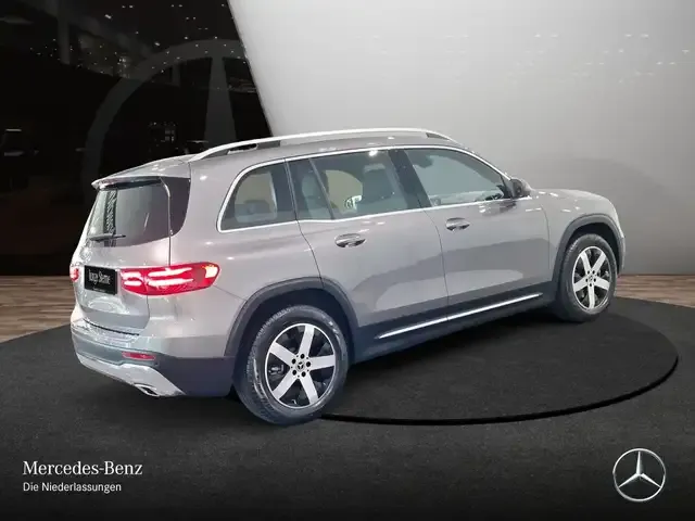 Mercedes-Benz GLB 180