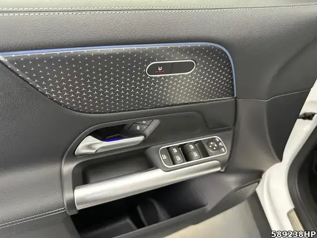 Mercedes-Benz GLA 220
