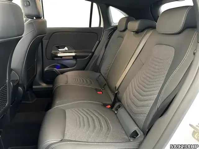 Mercedes-Benz GLA 220