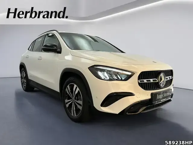Mercedes-Benz GLA 220