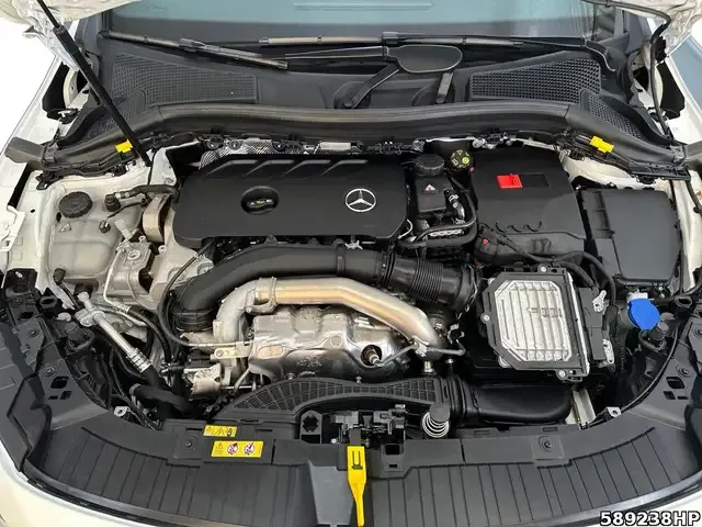 Mercedes-Benz GLA 220