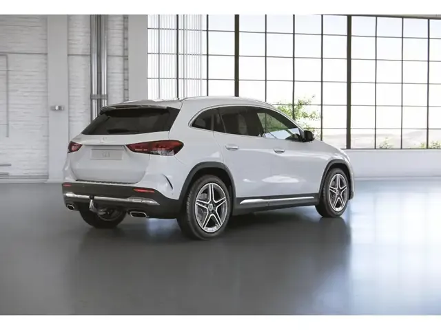 Mercedes-Benz GLA 200