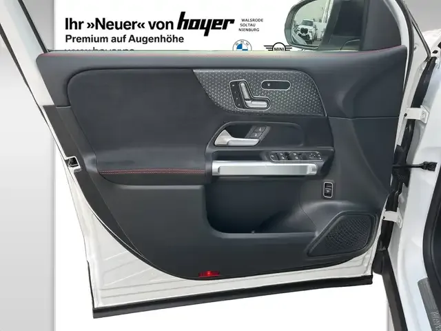 Mercedes-Benz GLB 200