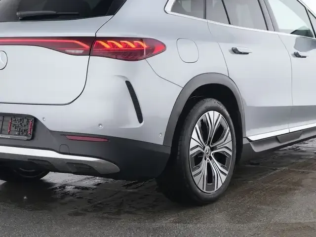 Mercedes-Benz EQE SUV