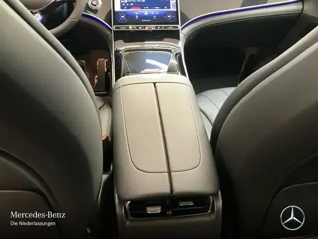 Mercedes-Benz EQE 300