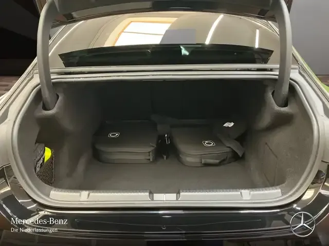 Mercedes-Benz EQE 300