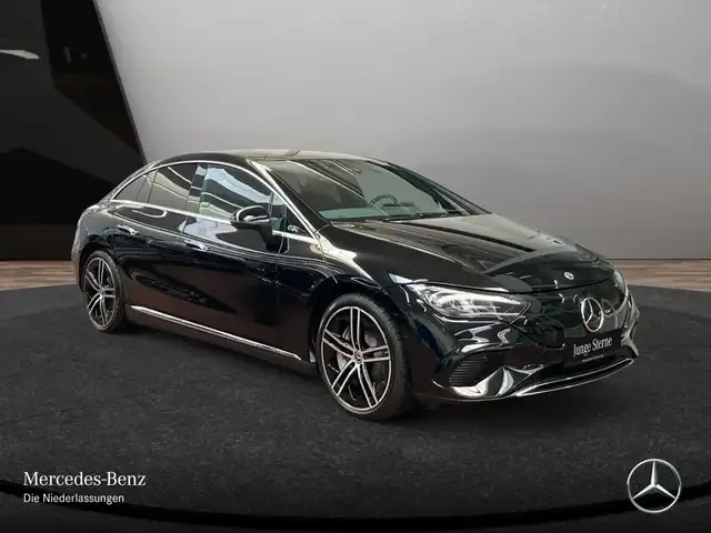 Mercedes-Benz EQE 300