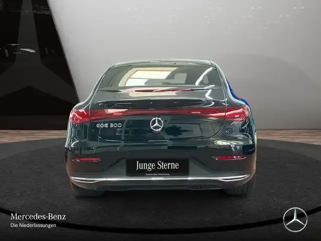Mercedes-Benz EQE 300