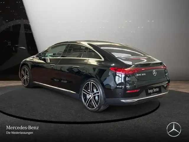 Mercedes-Benz EQE 300