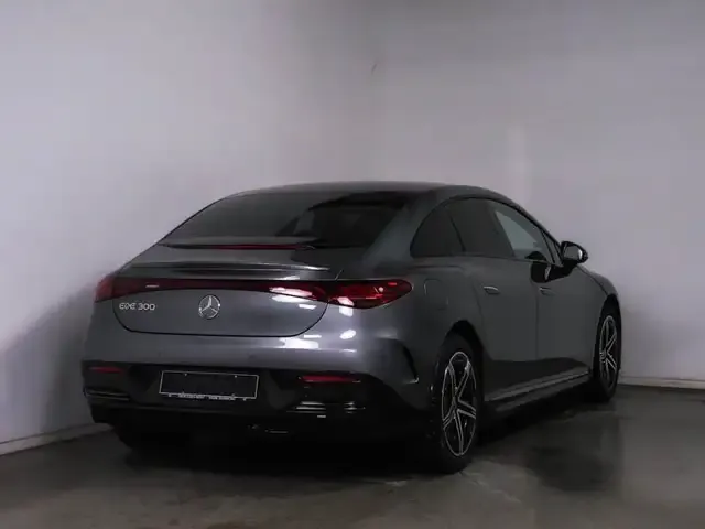 Mercedes-Benz EQE 300