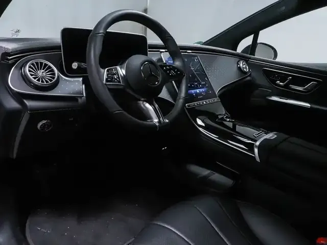 Mercedes-Benz EQE 300