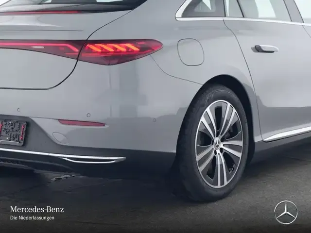 Mercedes-Benz EQE 300