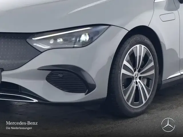 Mercedes-Benz EQE 300