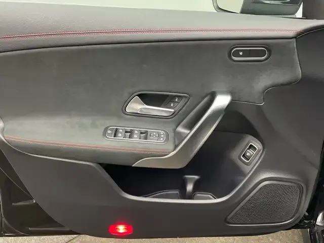 Mercedes-Benz CLA 220