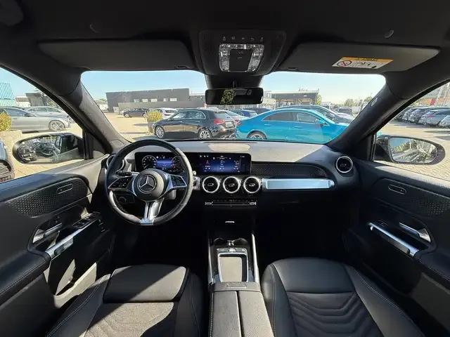Mercedes-Benz GLB 180