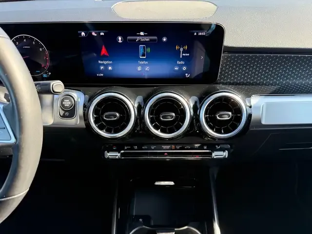 Mercedes-Benz GLB 180