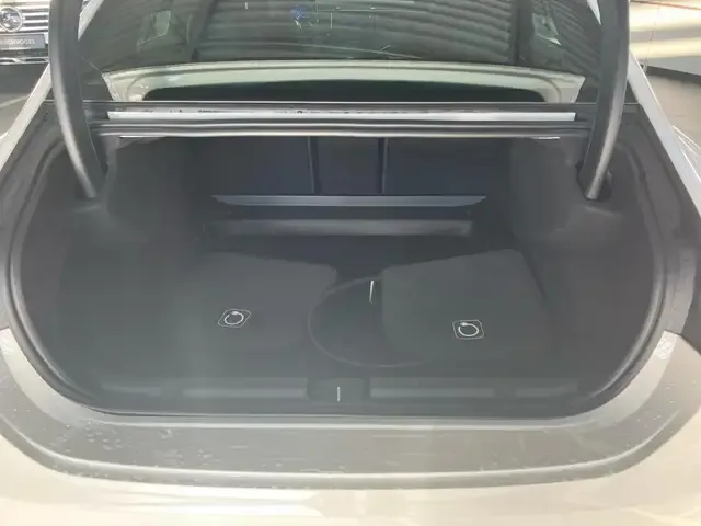 Mercedes-Benz EQE 350