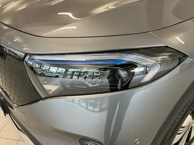 Mercedes-Benz EQB 300