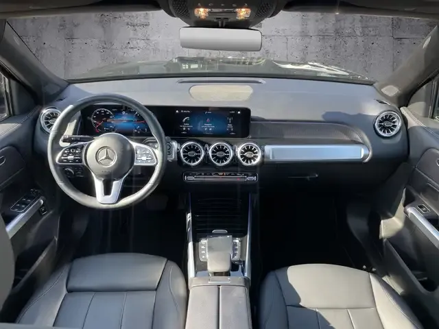 Mercedes-Benz GLB 220