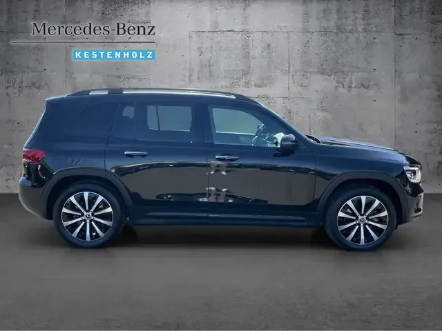Mercedes-Benz GLB 220
