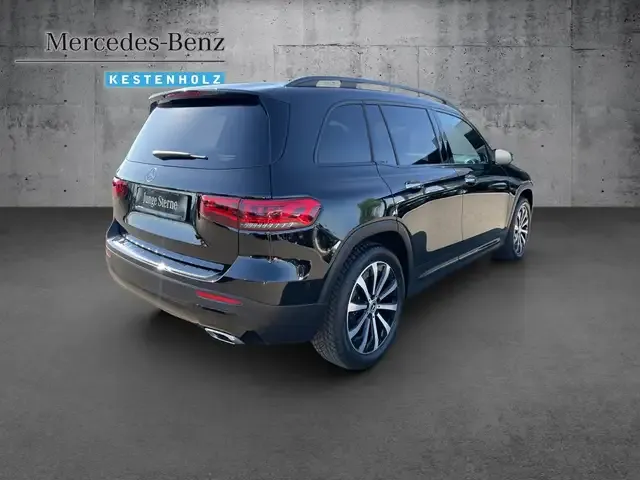 Mercedes-Benz GLB 220