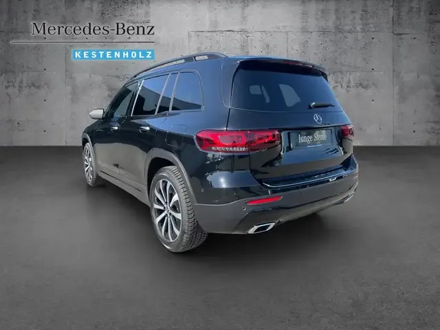 Mercedes-Benz GLB 220