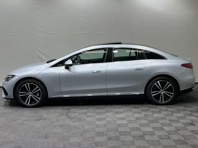 Mercedes-Benz EQE 300