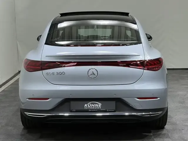 Mercedes-Benz EQE 300
