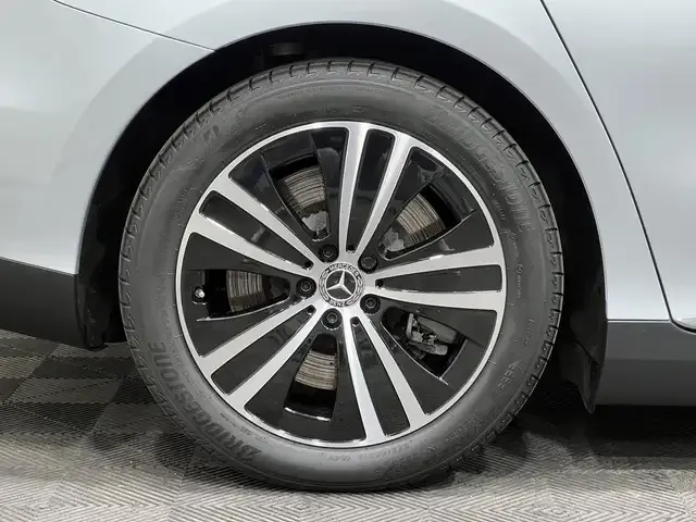 Mercedes-Benz EQE 300