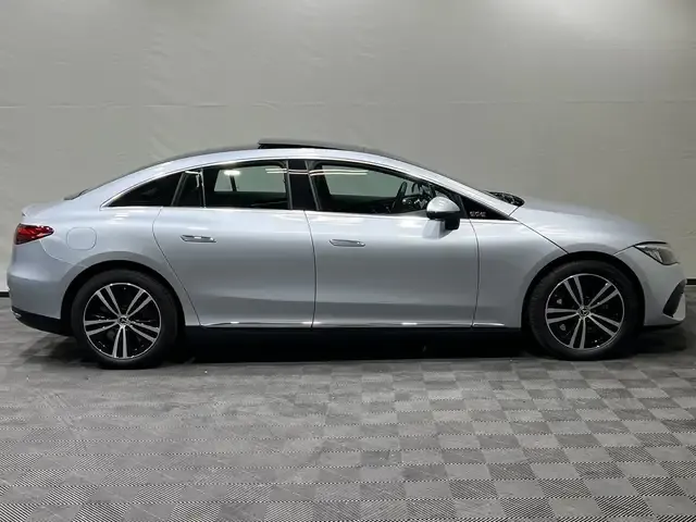 Mercedes-Benz EQE 300