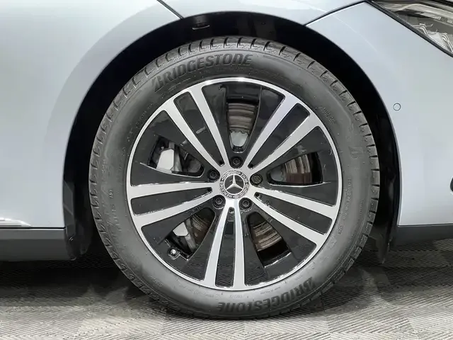 Mercedes-Benz EQE 300