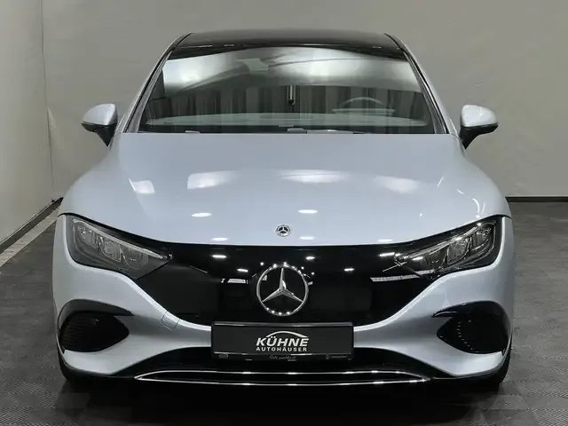 Mercedes-Benz EQE 300