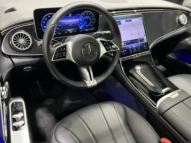 Mercedes-Benz EQE 300