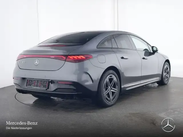 Mercedes-Benz EQE 300
