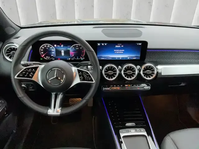 Mercedes-Benz GLB 200