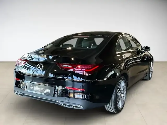 Mercedes-Benz CLA 180