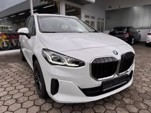 BMW 218