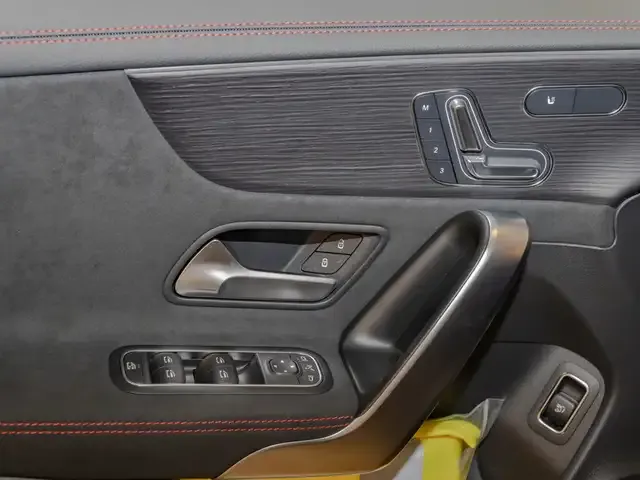 Mercedes-Benz CLA 220