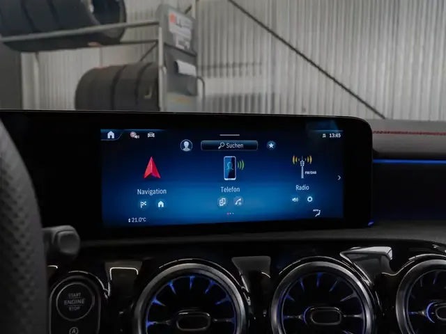 Mercedes-Benz CLA 220