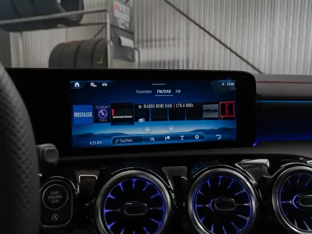 Mercedes-Benz CLA 220