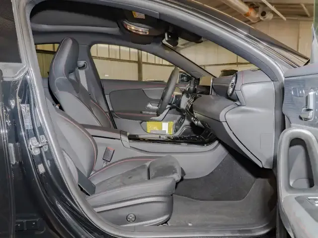 Mercedes-Benz CLA 220