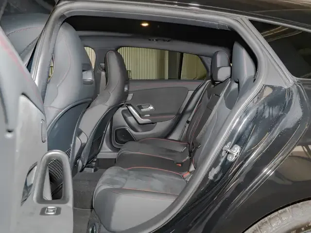 Mercedes-Benz CLA 220